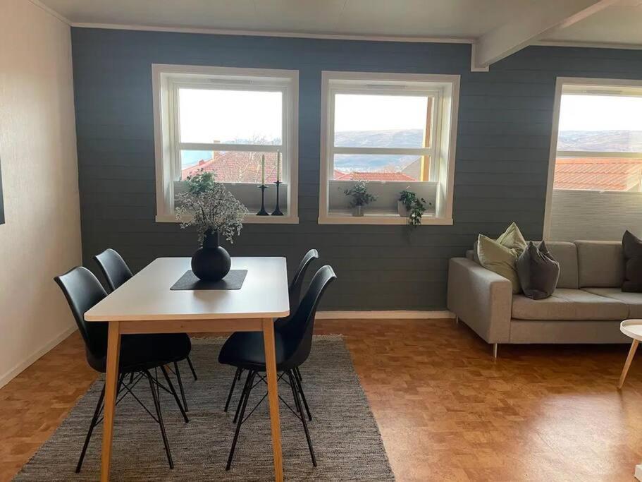 Leilighet I Rolig Gate Med Utsikt Og Gratis Parkering Apartamento Tromsø Exterior foto