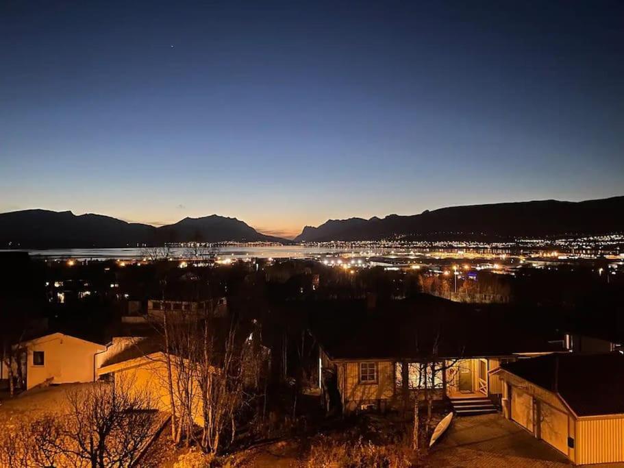 Leilighet I Rolig Gate Med Utsikt Og Gratis Parkering Apartamento Tromsø Exterior foto